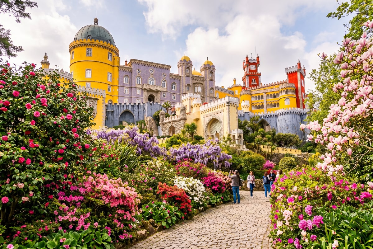 Pena Palace in Spring: A Blooming Guide to Portugal\'s Fairytale Castle